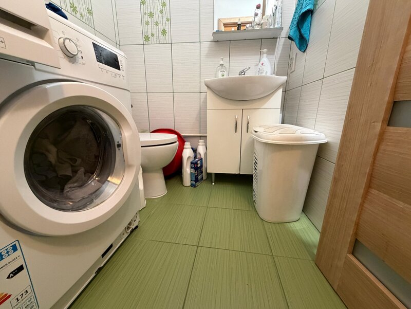 Salaj  Apartament 3 camere 2 bai Sos Salaj nr 139